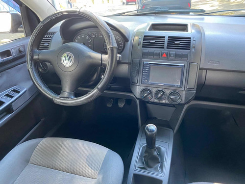 Imagem 8 de 15 de Volkswagen Polo 2008 1.6 Total Flex 5p