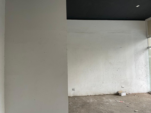 Arriendo Local Comercial De 60,71 M2, Metro Monte Tabor