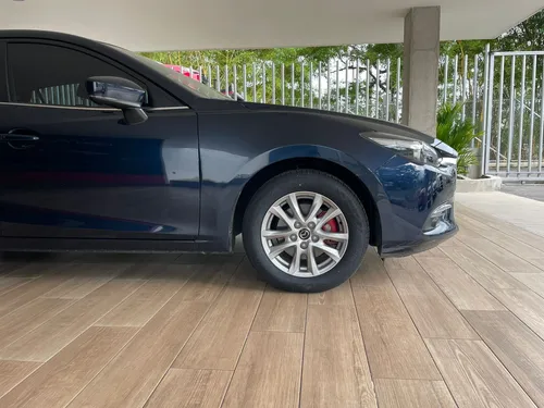 Mazda 3 Sedan 2.0L Touring MT