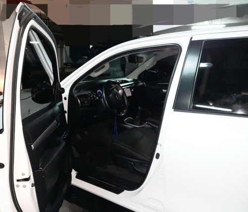 Imagen 7 de 7 de Toyota Hilux 2017 2.8 Cd Srv 177cv 4x2