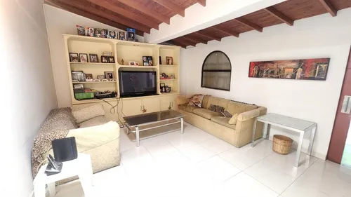 Casa En Venta En Poblado-los Gonzáles. Cod V12074