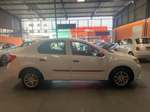 Renault Logan 1.0 16v Authentique Hi-flex 4p