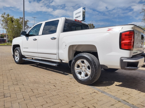 Imagen 3 de 8 de Chevrolet Cheyenne 2018 5.4 2500 Doble Cab Lt Z71 4x4 At