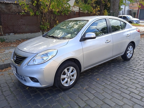Nissan Versa 1.6 Advance 5vel Mt 2012