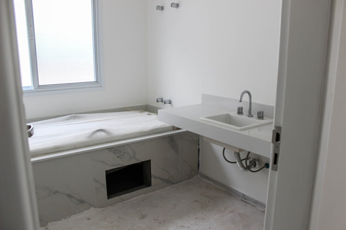 Imagem 9 de 21 de Rrcod3499 - Casa 390mts Condominio Residencial 5 - 4 Suítes - 6 Vagas (nunca Habitada) - Oportunidade - Ótima Localização - Rr3499 - 69404036