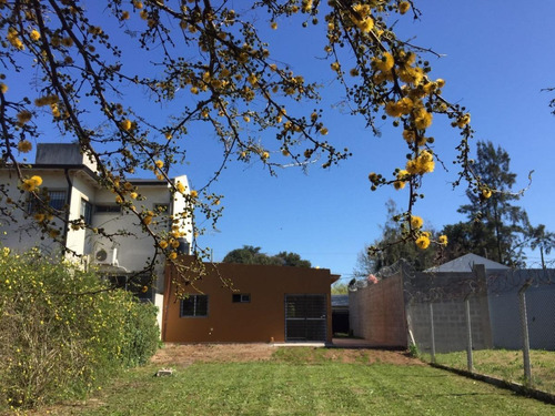 Imagen 13 de 14 de Casa En Venta - 2 Dormitorios 1 Baño - 60mts2 - Villa Elisa
