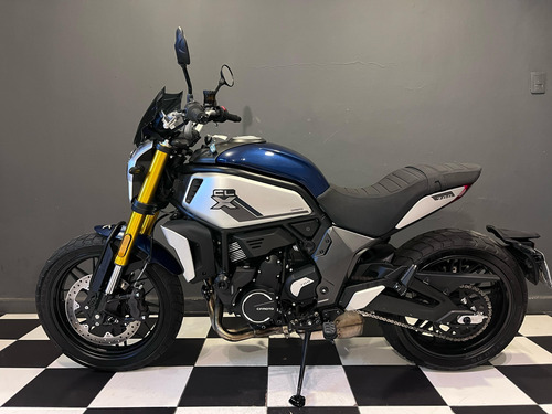 Cfmoto 700 Scrambler No Ducati Sixty2 400 Icon 800 Royal