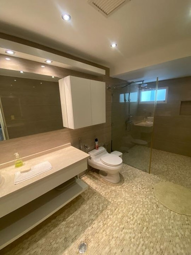 Imagen 23 de 26 de Se Vende Casa 640m2 4h+4s/8b/12p Cerro Verde 0746