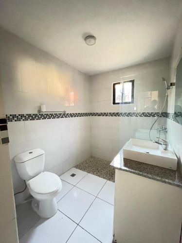 Imagen 5 de 9 de Apartamento En Alquiler Bella Vista(vacío)