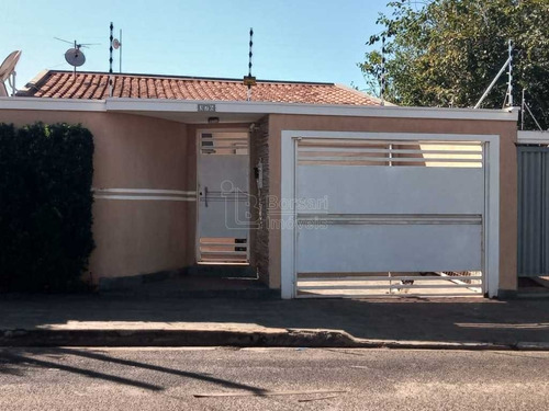 Imagem 2 de 6 de Venda De Casas / Padrão Na Cidade De Araraquara 10722