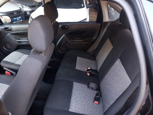 Imagem 8 de 10 de Fiesta Sedan 1.6 Mpi Class Sedan 8v Flex 4p Manual