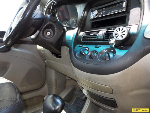 Imagen 24 de 25 de Chevrolet Vivant Lt