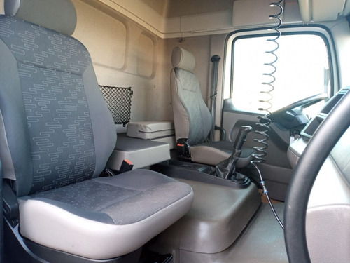Imagem 4 de 6 de Volkswagen 19.330 Sc