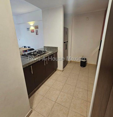 Departamento En Venta En Calle Lago Onega, Granada Gis 25-1182