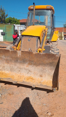 Retroescavadeira Jcb 4x4 Plus Turb