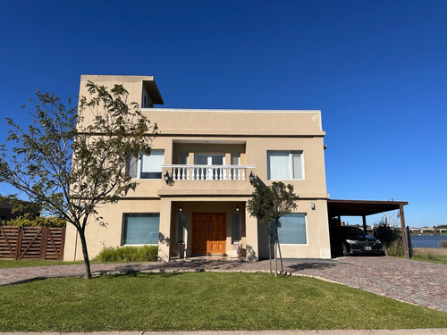 Casa En Venta, San Sebastian, Apta Credito, Area 10