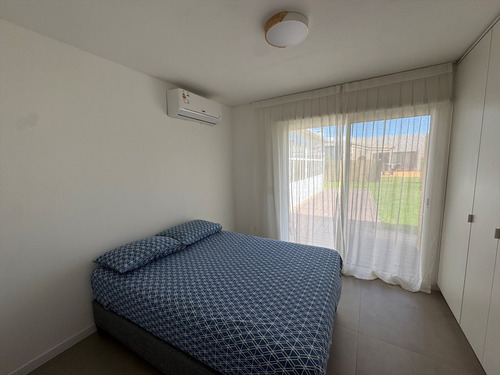 Hermosa Casa 5 Dor. 4 Baños. Gge. Viñedos