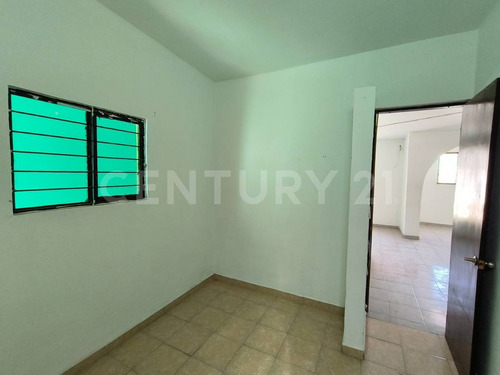 Casa En Venta Con 2departamentos Cerca Metro Ecatepec, Col Fuentes De Aragón