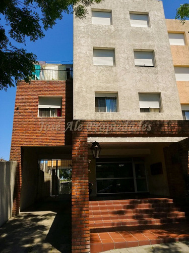 Imagen 6 de 12 de En Venta Apartamento De Dos Dormitorios Centrico Colonia Del Sacramento