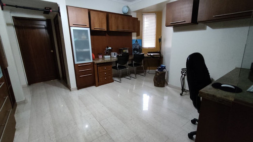 Apartamento En La Ave. El Milagro, Costa Virginia