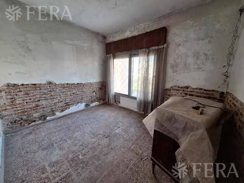 Venta Casa 3 Ambientes Con Patio En Temperley Este