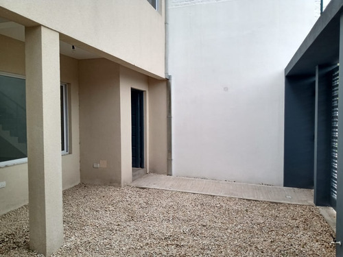 Triplex De 5 Ambientes A Estrenar Ubicado En El Barrio De Florida Oeste