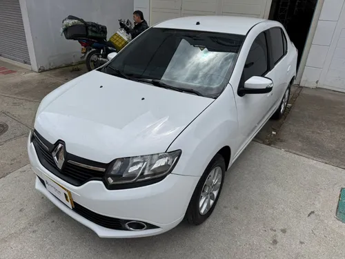 Renault Logan 1.6 Privilege / Intens