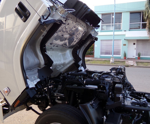 Imagen 10 de 16 de Isuzu Npr 75 Cabina Simple 5.2 L 153cv Chasis Largo 0km My23