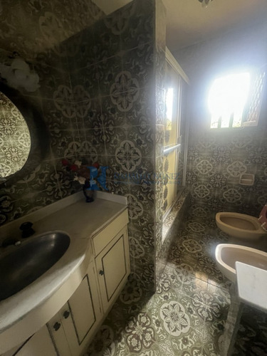 Chalet De 6 Amb. Desarrollado En 3 Niveles - Zona Punta Mogotes