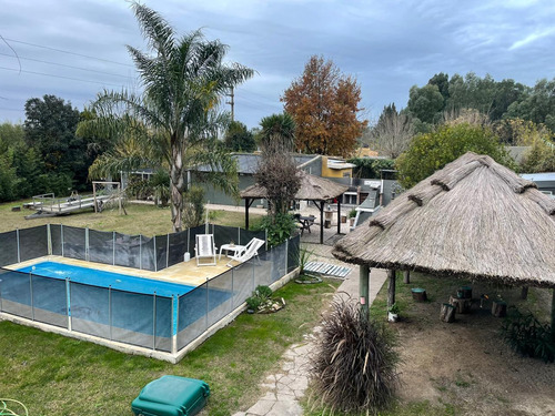 Casa En Venta - 2 Dormitorios 1 Baño - Cochera - 1.750mts2 - Coronel Brandsen