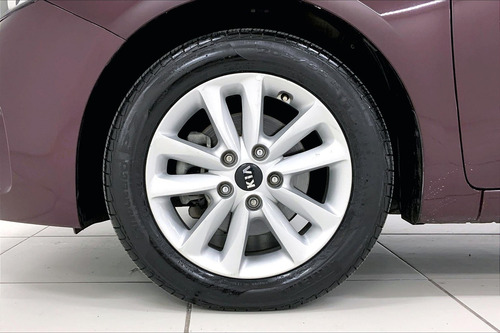 Imagen 9 de 25 de Kia Forte 4 Pts Ex, Tm6, A/ac, Bl, Camara Reversa 7, F Nie