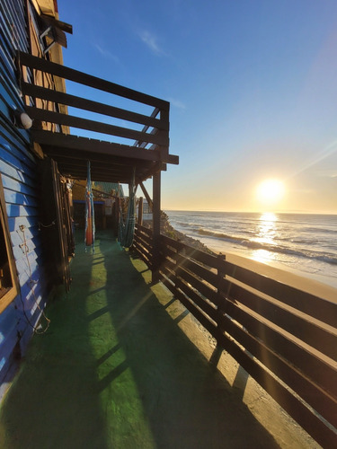Soñada Cabaña En El Mar, Palacio Azul En Aguas Dulces. Vista Inigualable. Un Paraiso Unico; Relax, Paz, Naturaleza, Familia Humana Y Canina. Amanecer, Atardecer, Anochecer Magicos.