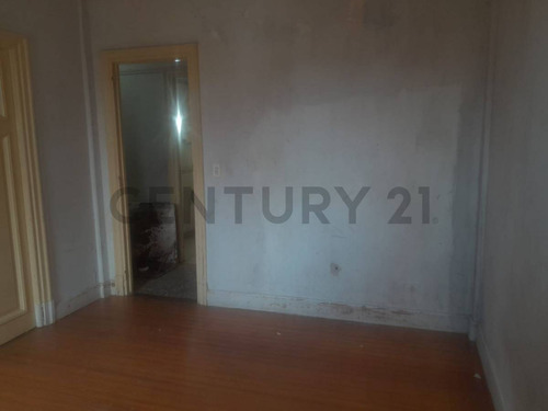 Venta De Departamento 4 Ambientes En La Boca, Capital Federal
