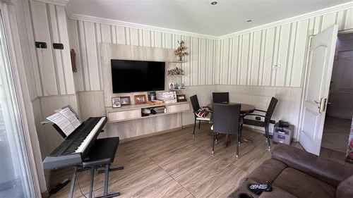Casa En Venta De 7 Dorm, 2 Suite ,4 B ,en Lo Barnechea