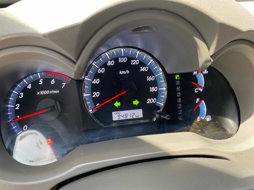 Imagen 3 de 8 de Toyota Fortuner Automatico