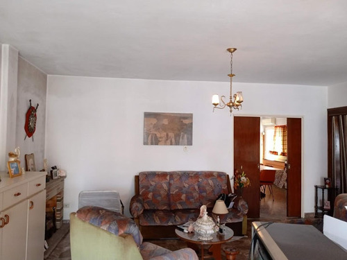 Imagen 8 de 21 de Locales Con Vivienda En Planta Baja Y Depto. 5 Amb. En P.a