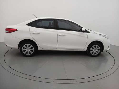 Toyota Yaris Sedán 1.5 16V FLEX SEDAN XL LIVE MULTIDRIVE