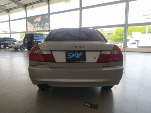 Imagen 5 de 10 de Mitsubishi Signo