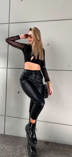 El pantalon engomado online se usa en verano