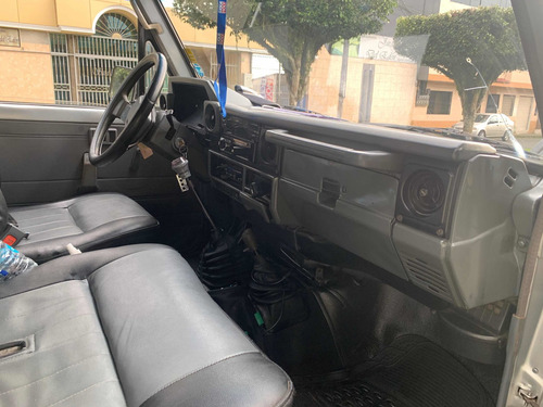 Toyota Land Cruiser 22r