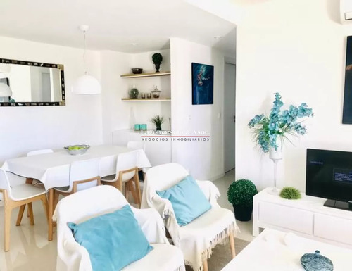 Apartamento En Venta Playa Brava Con Servicios A Una Cuadra Del Mar 