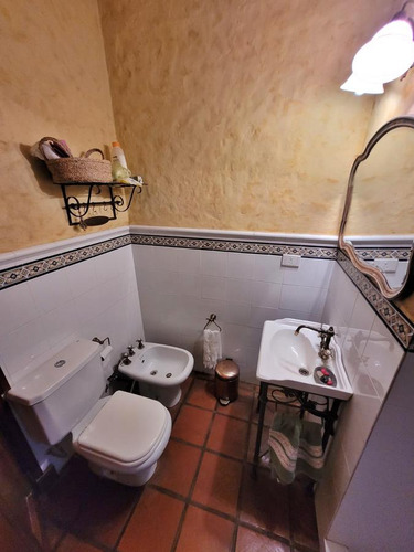 Una Excelente Casa De Categoría,con Detalles De Lujo!