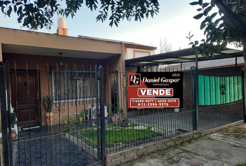 Venta Casa 3 Ambientes En Lote Propio Excelente Estado