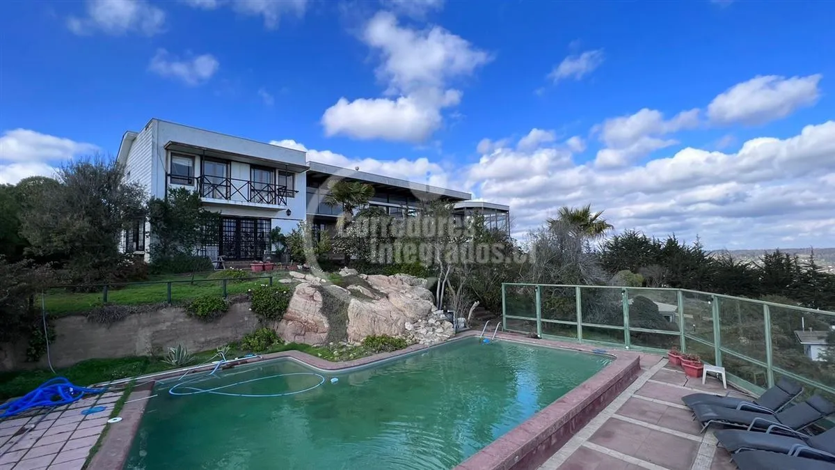 Imagen 2 de 24 de Casa En Venta De 5 Dorm. En Alto Santo Domingo , 10.000 M2