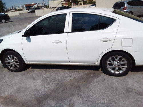 Imagem 3 de 5 de Nissan Versa 2017 1.0 12v S 4p