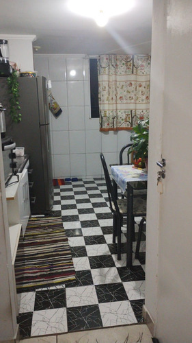 2 Quartos, 1 Banheiro, Cozinha,sala E Lavandeira