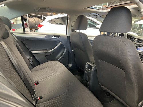 Volkswagen Jetta 2.5 Comfortline Tiptronic At