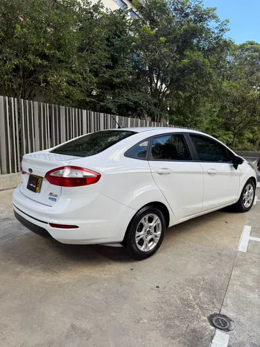 Ford Fiesta 1.6 Sportback Se Mecánica