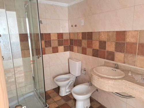 Inmobiliaria Costa Azul Vende Estrenar Casa De 4 Dormitorios, Mas Apartamento Completo En El Centro De La Paloma, Rocha.