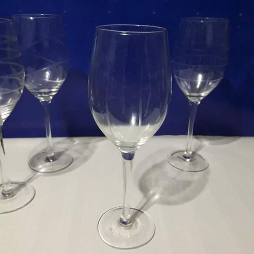 Imagen 6 de 9 de Set De Cuatro Copas De Vidrio Para Vino.nuevas. Marca Maint